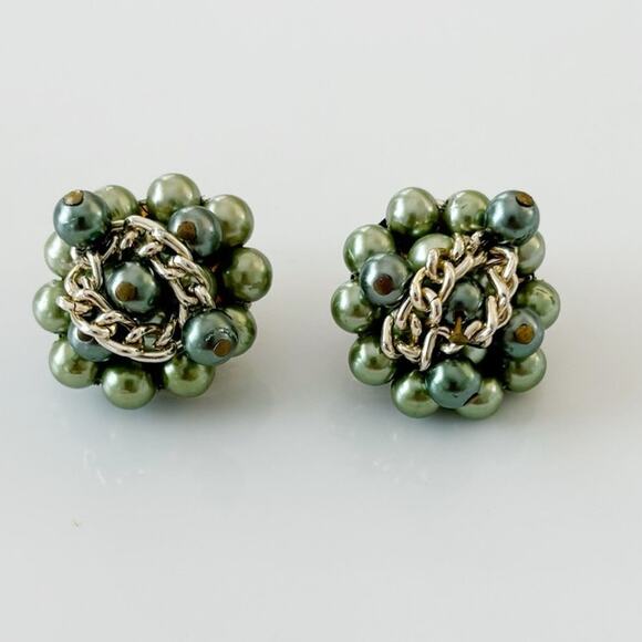 Vintage Cluster Beaded Clip On Earrings Japan Green - Picture 2 of 10